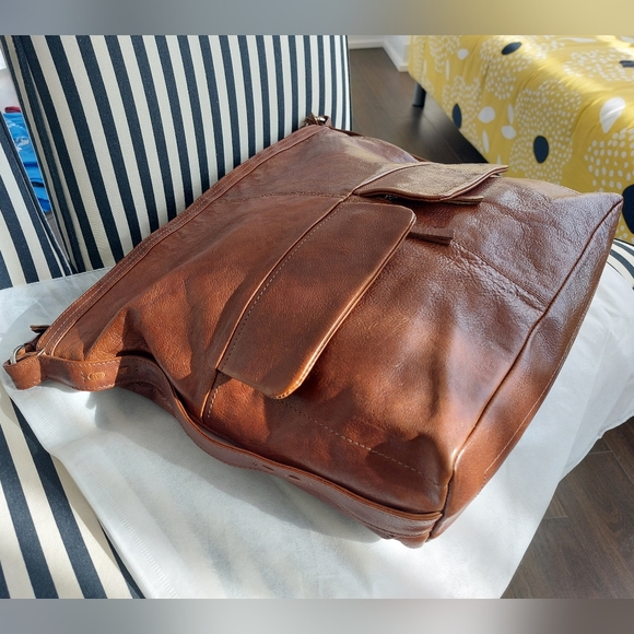 Tano Messenger Bag/Crossbody Rich Italian Pull Up Leather - Picture 7 of 16